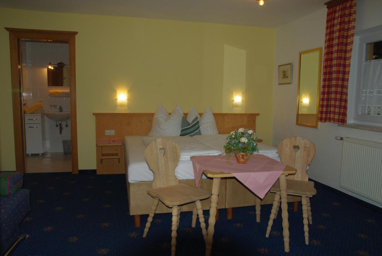 Hotel-Pension Heike คิทซ์บือห์ ภายนอก รูปภาพ