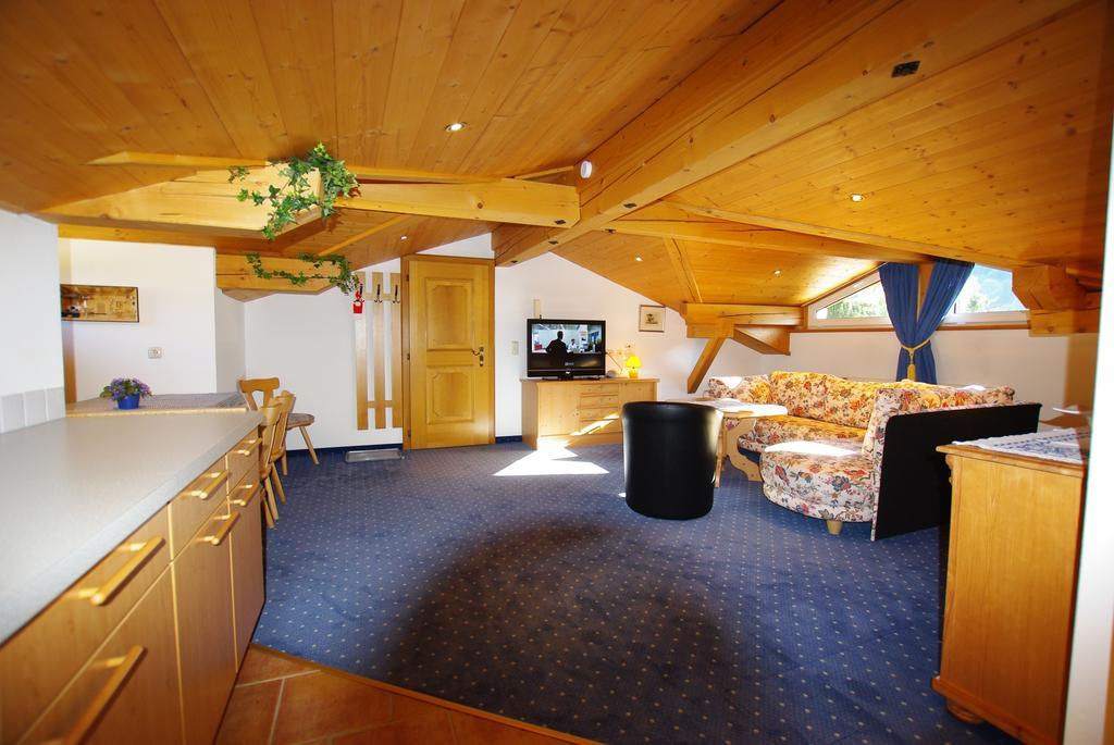 Hotel-Pension Heike คิทซ์บือห์ ภายนอก รูปภาพ