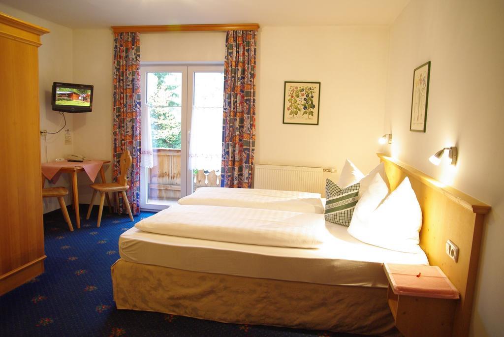 Hotel-Pension Heike คิทซ์บือห์ ภายนอก รูปภาพ