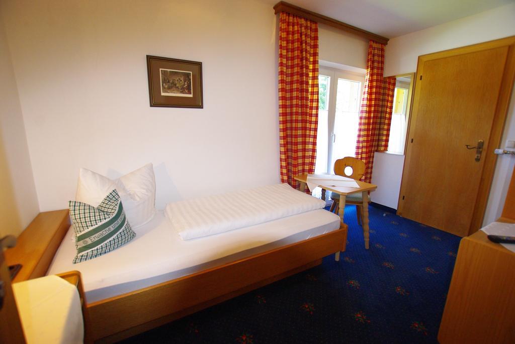 Hotel-Pension Heike คิทซ์บือห์ ภายนอก รูปภาพ