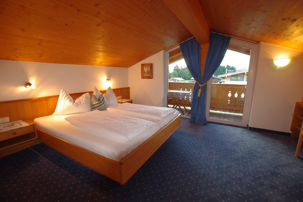 Hotel-Pension Heike คิทซ์บือห์ ภายนอก รูปภาพ